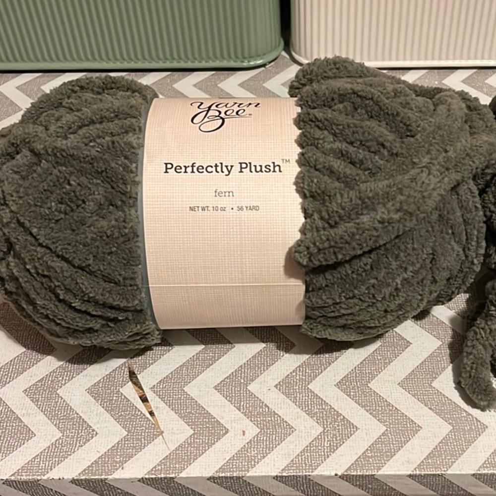 Perfectly Plush Yarn - Fern Green Yarn Bee